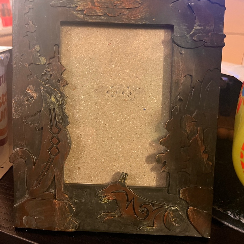 Rustic Copper Wolf Design Picture Frame - Picture 2 of 9